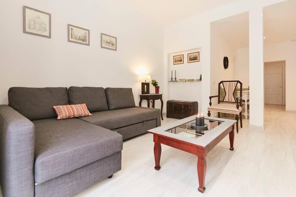 Original Y Coqueto Apartamento Junto A Plaza Mayor Apartment Madrid Bagian luar foto