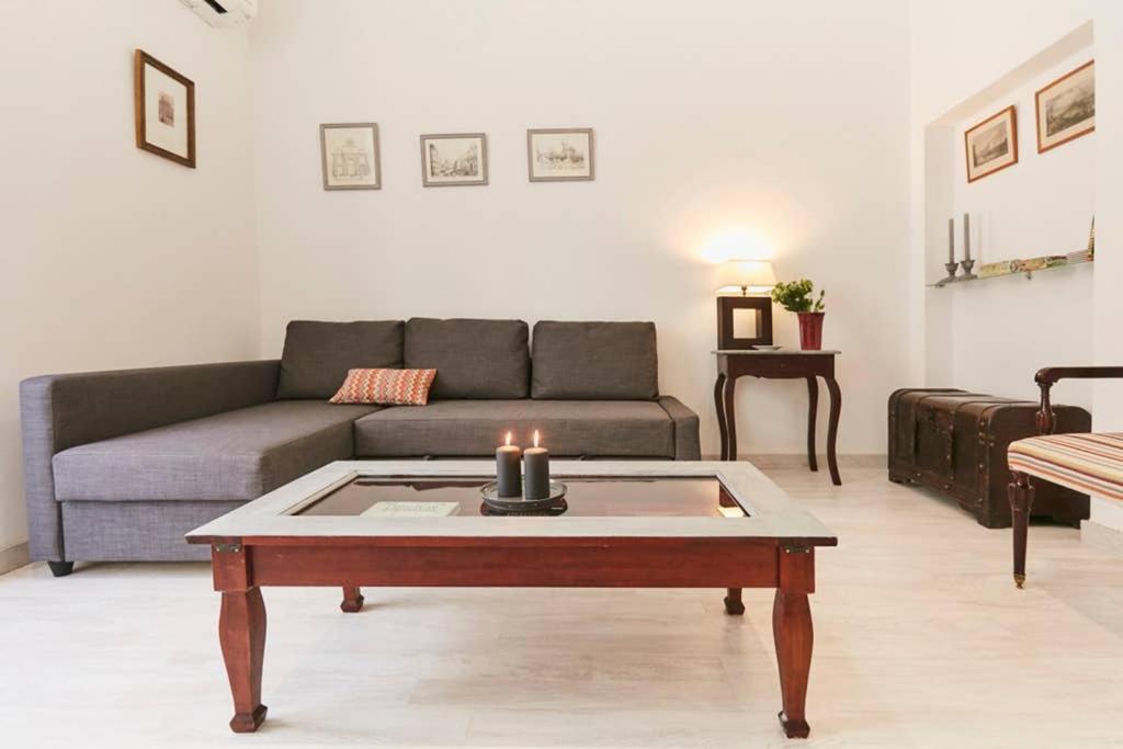 Original Y Coqueto Apartamento Junto A Plaza Mayor Apartment Madrid Bagian luar foto