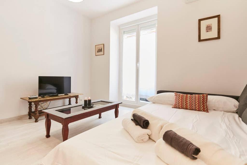 Original Y Coqueto Apartamento Junto A Plaza Mayor Apartment Madrid Bagian luar foto