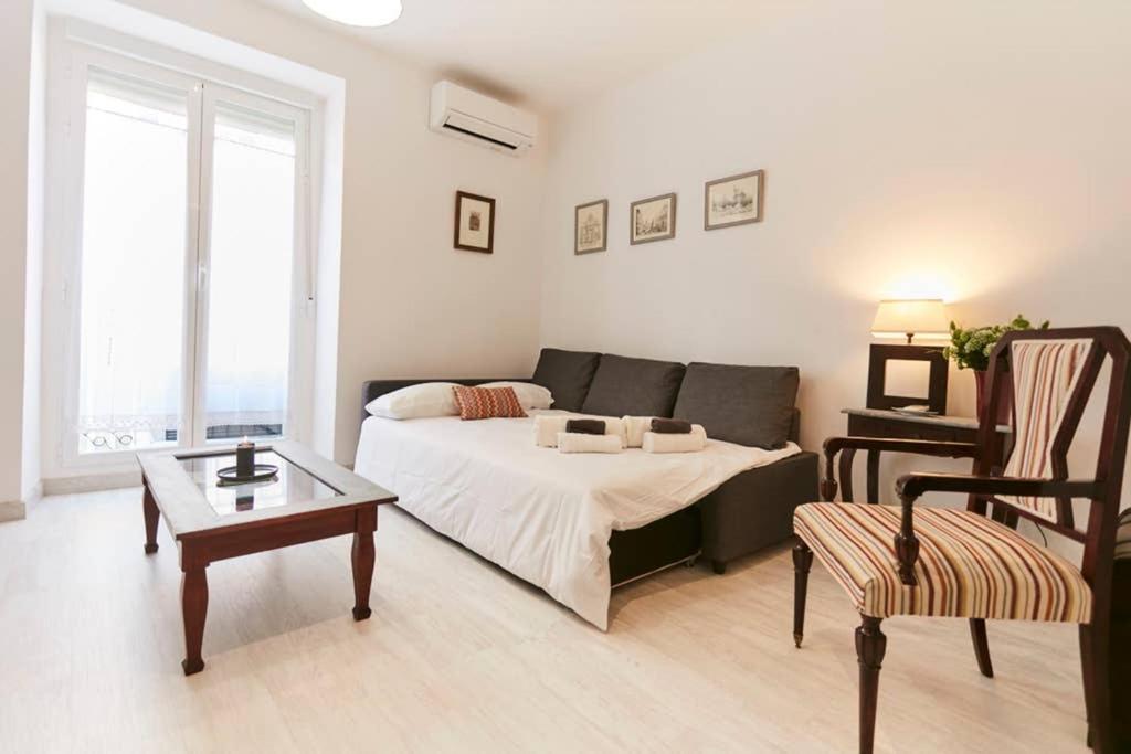 Original Y Coqueto Apartamento Junto A Plaza Mayor Apartment Madrid Bagian luar foto